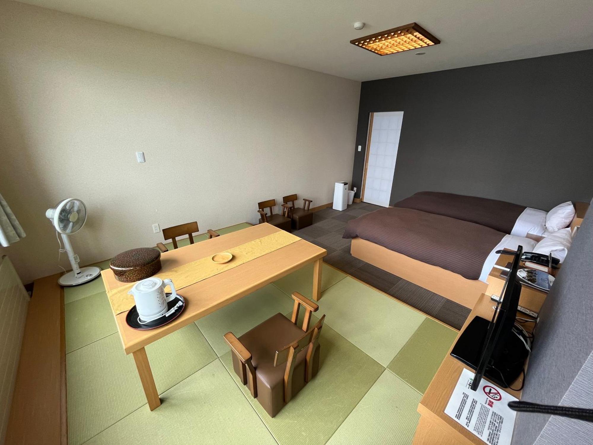 Marukoma Onsen Ryokan Chitose  Exteriör bild